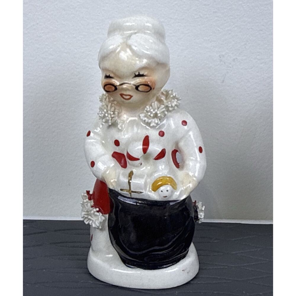 Vintage Napco Santa & Mrs Claus Salt & Pepper Shakers Spaghetti Trim - Picture 5 of 8